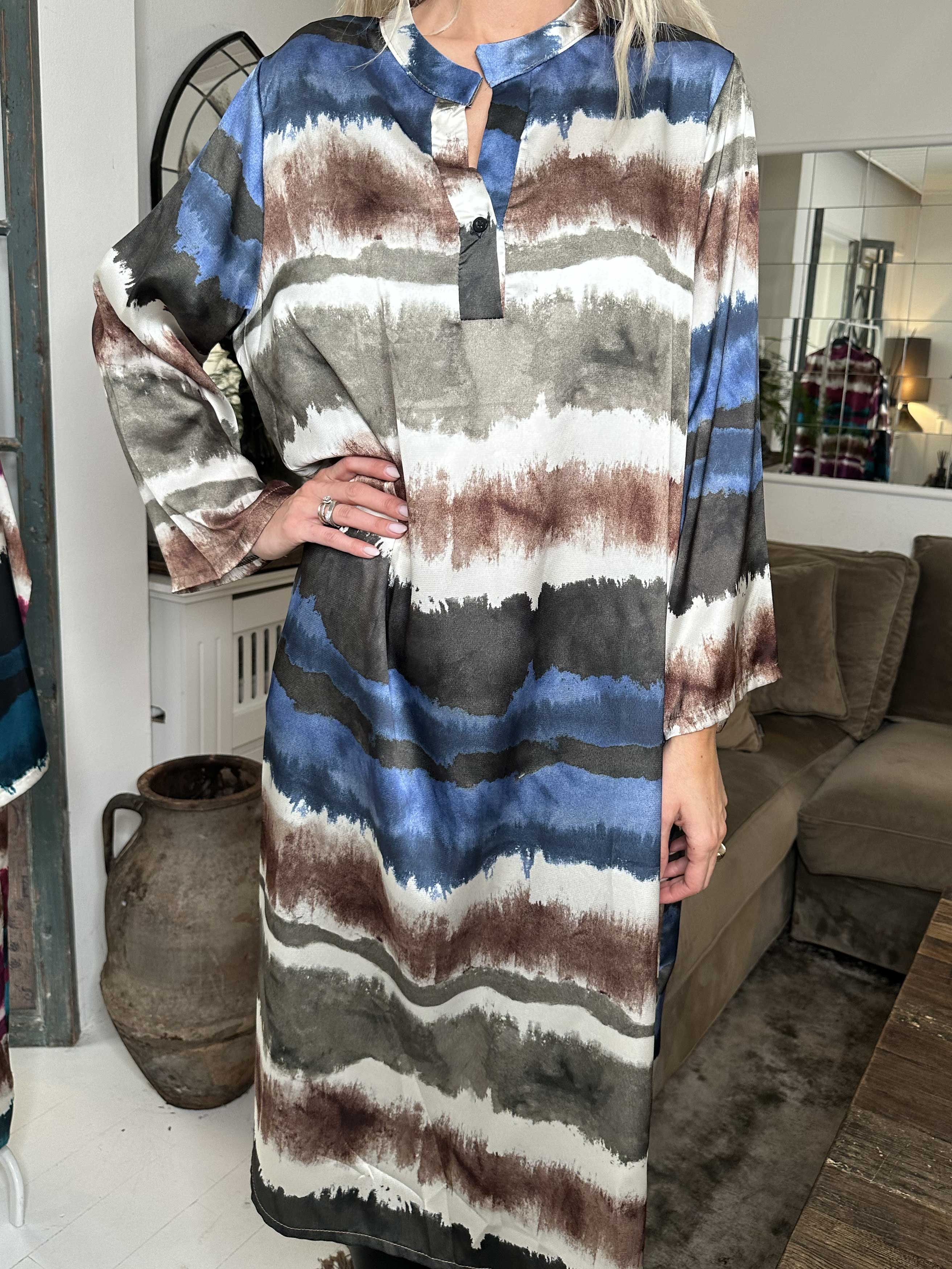 Merina - Lang kjole i batik mønster